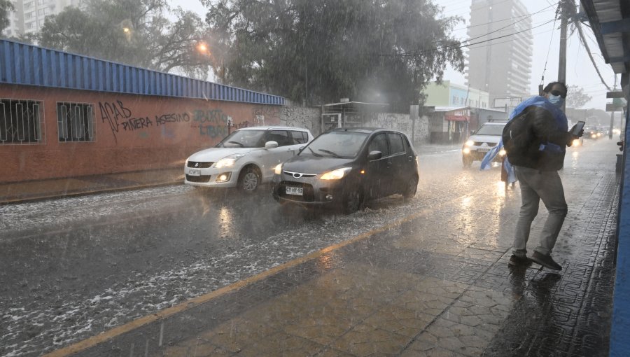 Dirección Meteorológica emite aviso por tormentas eléctricas en al menos ocho regiones del país