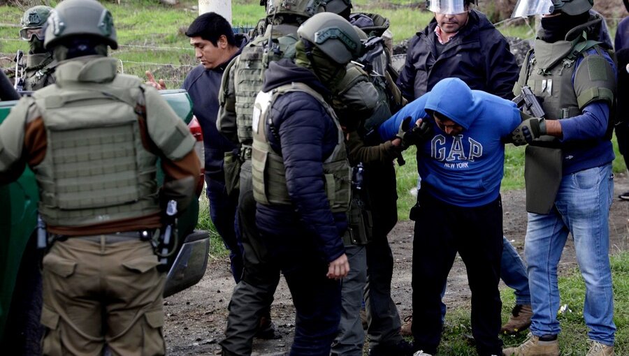 Descartan relación de los tres retenidos con triple asesinato de carabineros en Cañete