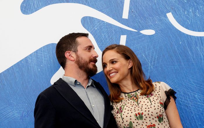 "El amor llegó al set": Revelan que Pablo Larraín tendría una relación con Natalie Portman