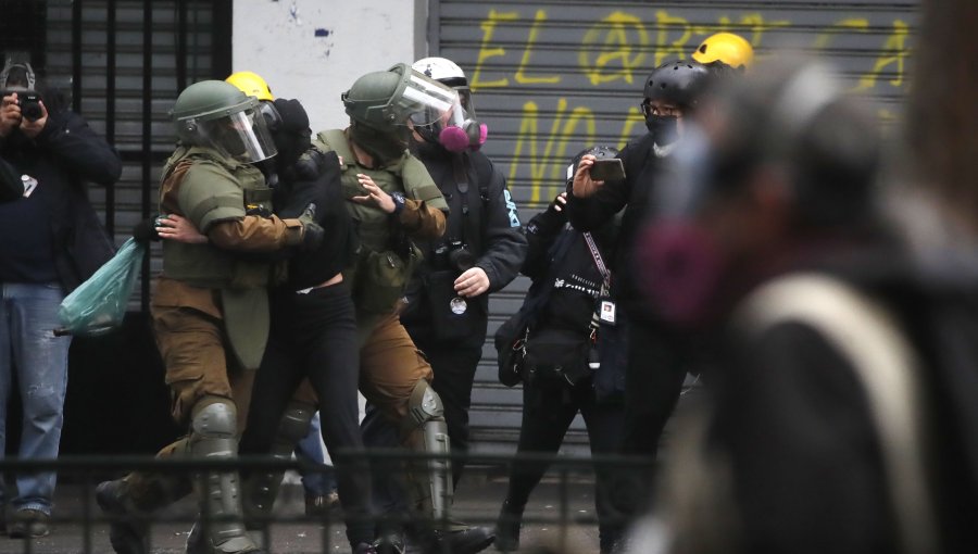 17 detenidos por desórdenes durante celebración del Día del Trabajador en la Región Metropolitana