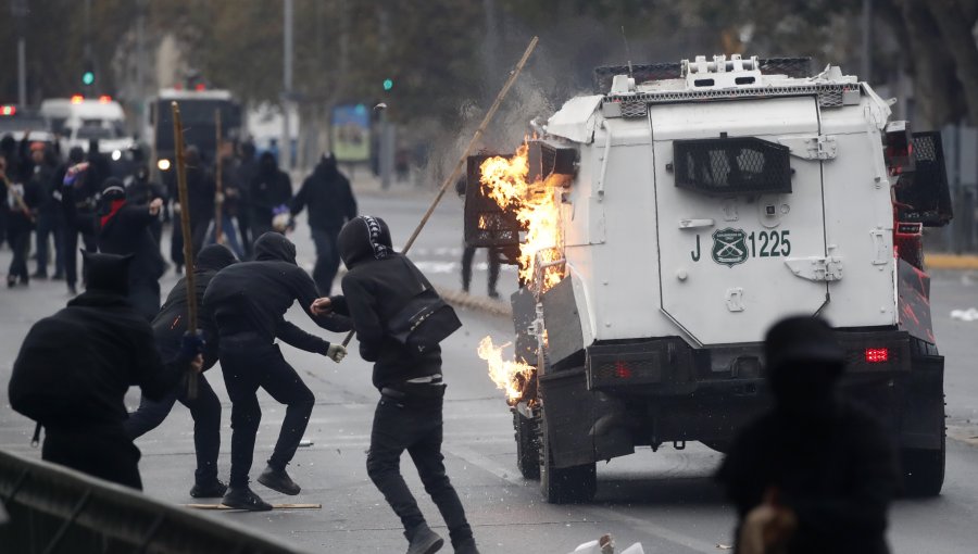 Día del Trabajador: Violentos incidentes empañan la marcha de la CUT por la Alameda