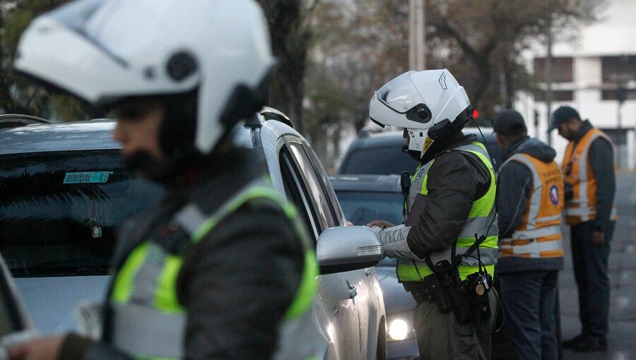 Con dígitos 0 y 1 comienza la restricción vehicular en la Región Metropolitana