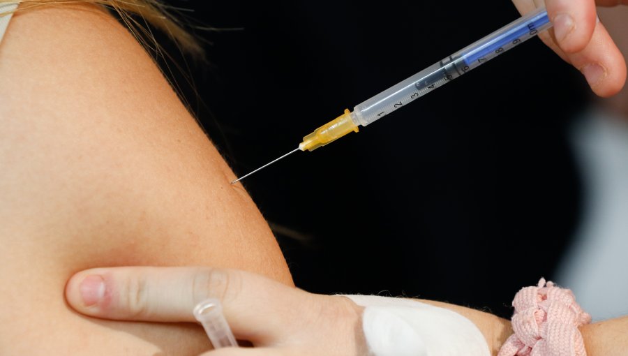 Advierten bajos niveles de vacunación contra la influencia y el Covid-19 previo al peak de los casos respiratorios en el país