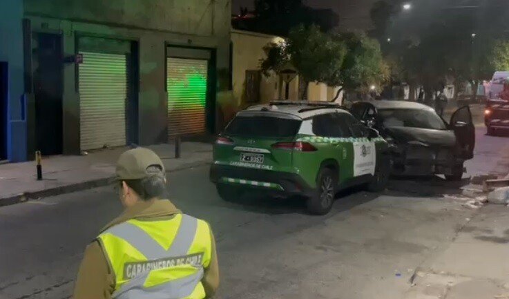 Cuatro detenidos deja ataque a balazos a casa en La Cisterna: Impactaron con carro policial en su huida
