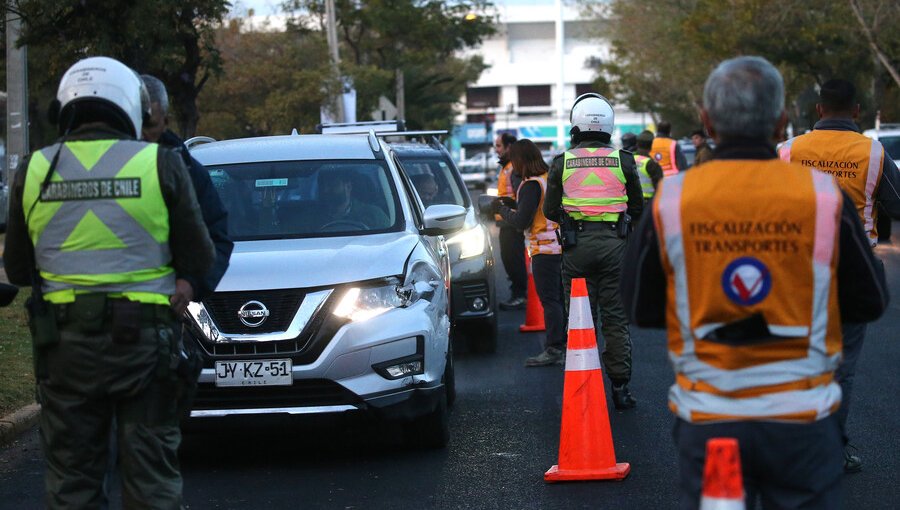 Con los dígitos 4 y 5, comienza la primera semana completa con restricción vehicular en la Región Metropolitana