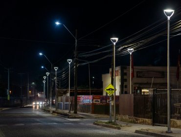 Sector Belloto Norte de Quilpué cuenta con nueva iluminación peatonal para reforzar la seguridad de sus vecinos