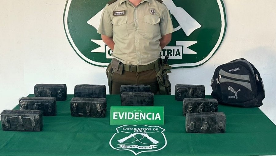 Detienen a dos bolivianos que trasladaban más de 10 kilos de drogas en un taxi en la región de Tarapacá