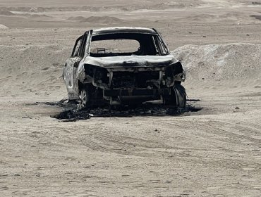 Encuentran vehículo calcinado junto a dos cadáveres en el sector norte de Antofagasta