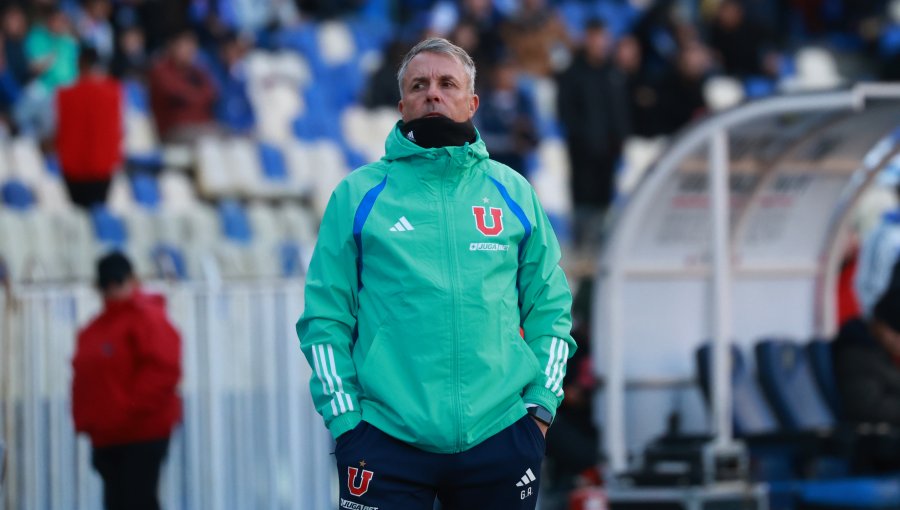 Los laterales izquierdos complican los planes de Gustavo Álvarez para el partido de U. de Chile ante U. La Calera