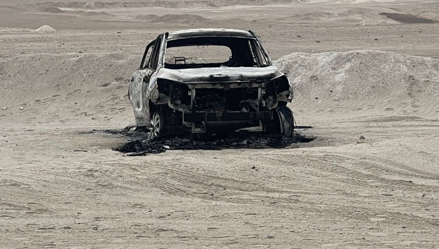 Encuentran vehículo calcinado junto a dos cadáveres en el sector norte de Antofagasta