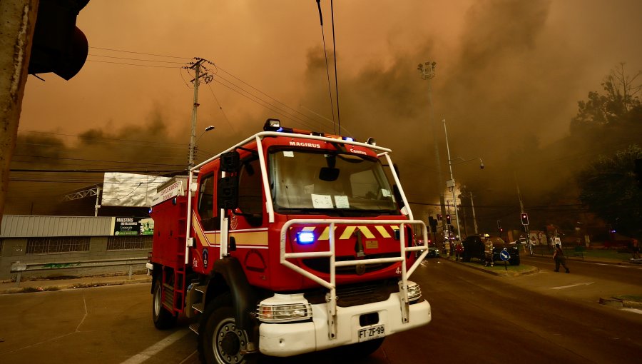 Bomberos de Viña destapa graves falencias de comunicación con Conaf, Senapred y Delegada Presidencial durante el megaincendio