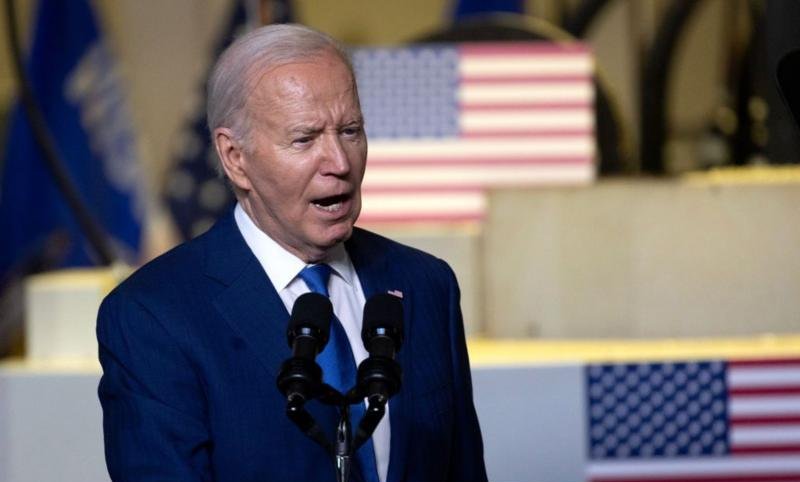 Qué cambia realmente con la nueva propuesta del gobierno de Biden para migrantes que solicitan asilo en EE.UU.