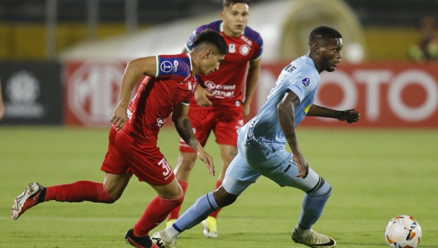 U. La Calera queda pendiendo de un hilo en Copa Sudamericana tras caer por goleada ante la U. Católica de Ecuador