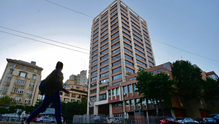 Nuevo amago de incendio ratifica preocupante estado del edificio Esmeralda de Valparaíso