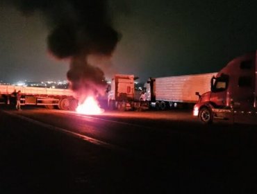 Camioneros inician paro y se toman rutas de la región de Antofagasta para exigir seguridad