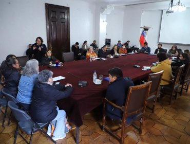 Concejo respalda denuncia de apoderadas de escuelas y liceos en mal estado en Valparaíso