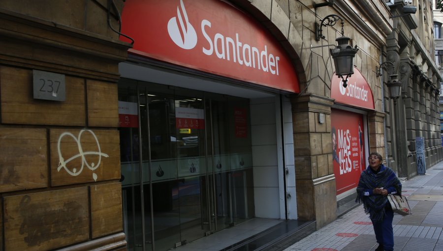 Grupo Santander sufre hackeo y filtración de bases de datos de clientes y trabajadores en Chile, España y Uruguay