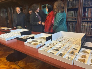 Chile restituye a Marruecos 117 piezas arqueológicas incautadas por Aduanas en San Antonio y el Aeropuerto de Santiago