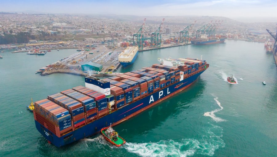 Puerto de San Antonio aumenta transferencia de carga por cuarto mes impulsado por crecimiento de 27% en movimiento de contenedores