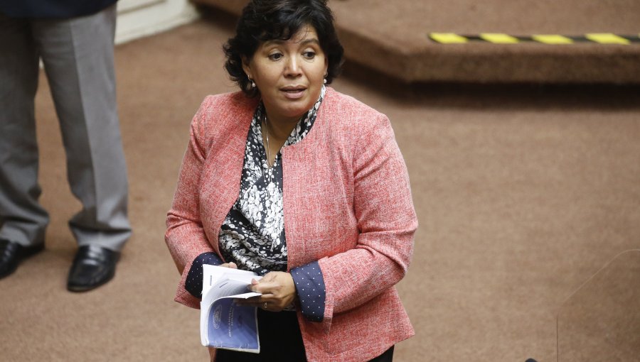 Senadora Provoste emplaza al gobierno a que "se cumplan las promesas" en torno al CAE