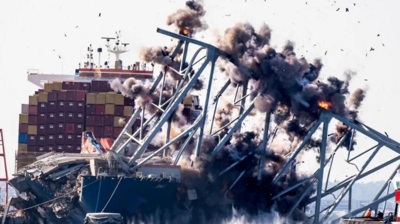 Por qué los 21 tripulantes del carguero que chocó contra puente de Baltimore todavía no han podido desembarcar