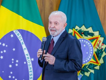 Presidente de Brasil Lula da Silva destituye al presidente de la petrolera estatal Petrobras