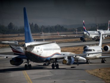 Ecuatoriano detenido en la losa del Aeropuerto de Santiago buscaba subirse a un avión para salir del país