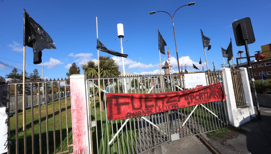 Ministro de Transportes convocará a trabajadores y empresa a una mesa de diálogo para destrabar conflicto en Puerto Coronel