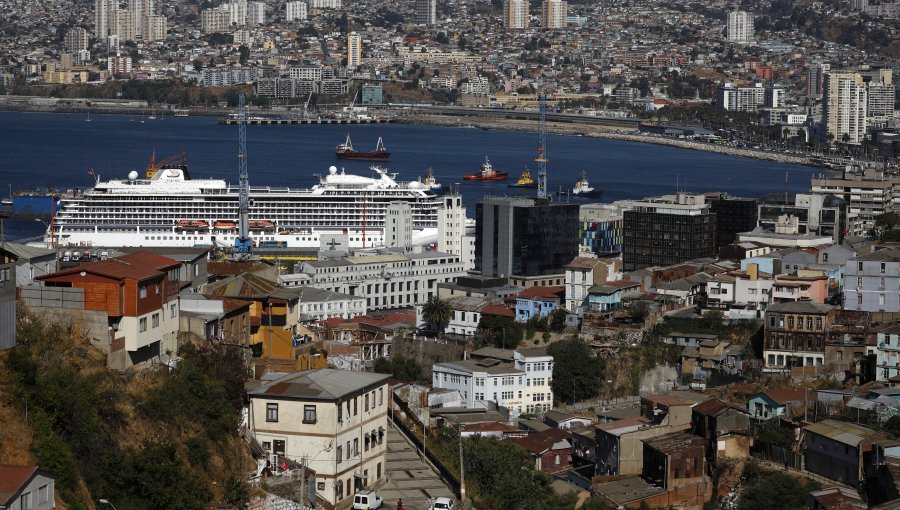 Paulina Vodanovic critica a Sharp: “Valparaíso está totalmente abandonado”