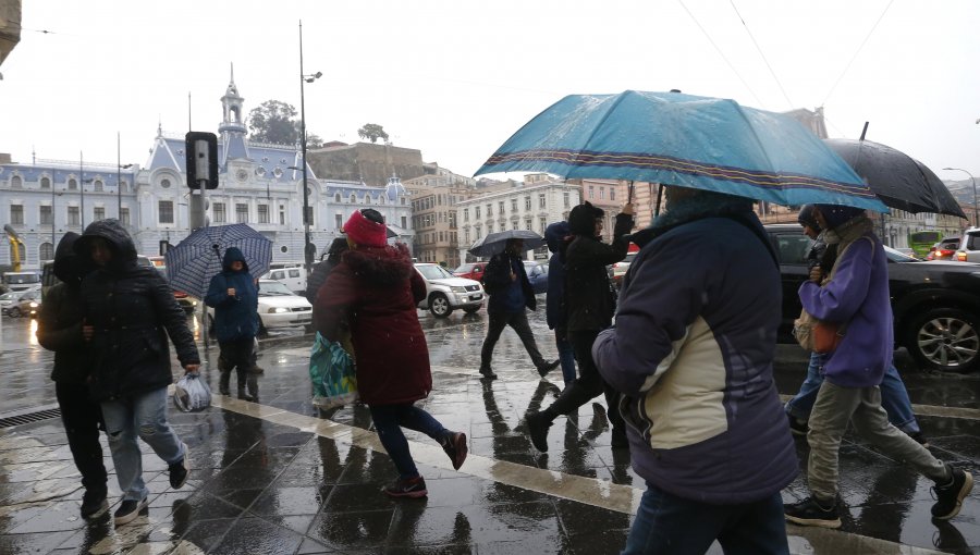 Hasta 45 milímetros de lluvias caerían en el Gran Valparaíso entre lunes y martes