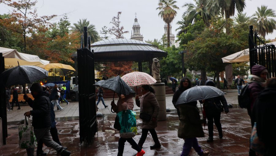 Activan código azul en las regiones Metropolitana, O’Higgins y Biobío debido al sistema frontal