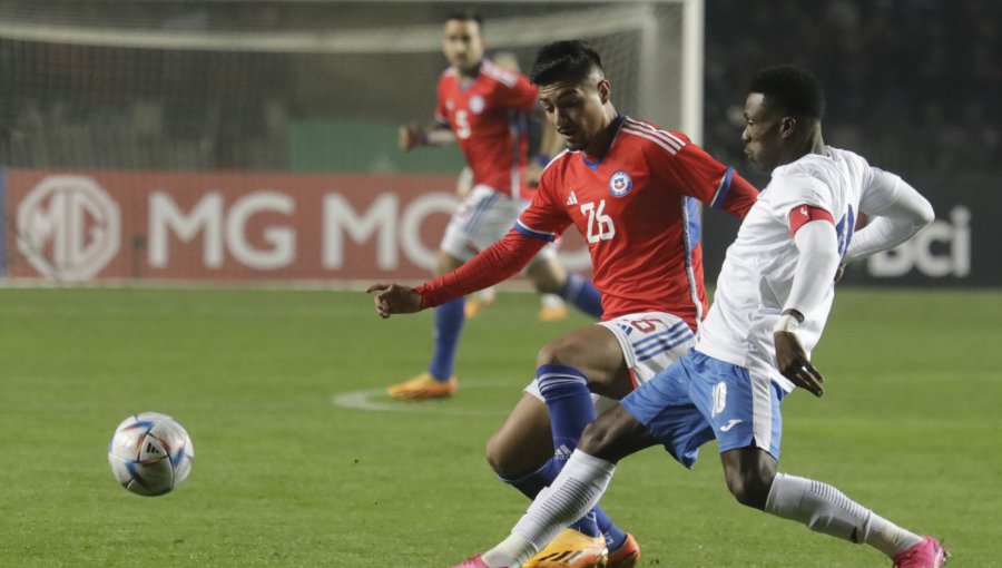 Futbolista chileno que brilla en Argentina sueña con una revancha en Colo Colo