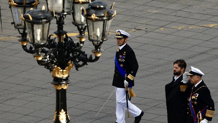 Presidente Gabriel Boric encabezó desfile del Día de las Glorias Navales en Valparaíso