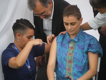 Vacunación contra la influenza se estanca en medio de fuertes alzas de casos