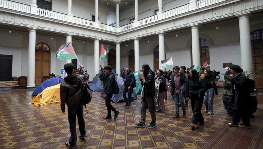 Presionada por la Federación de Estudiantes, facultad de la Universidad de Chile rompe acuerdo con Universidad Hebrea