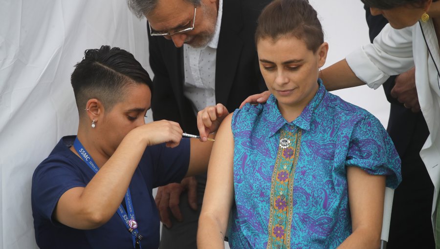 Vacunación contra la influenza se estanca en medio de fuertes alzas de casos