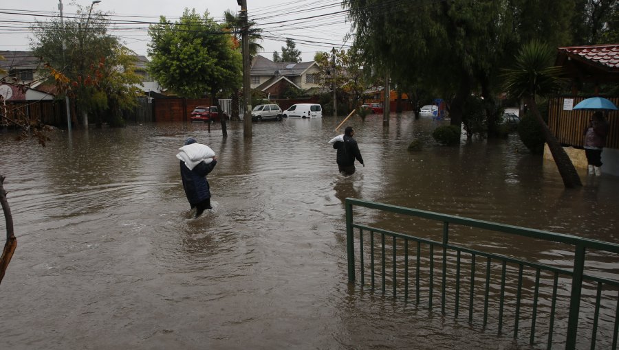 Suspenden clases en algunos establecimientos educaciones de las regiones de Valparaíso, Metropolitana y O'Higgins para este jueves