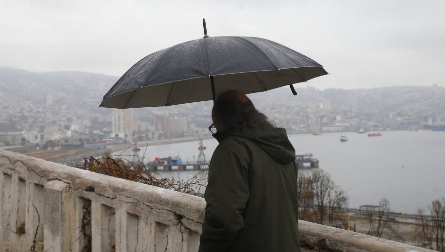 Segundo sistema frontal de la semana dejará 30 milímetros de precipitaciones en la región de Valparaíso: lluvia cesará este jueves