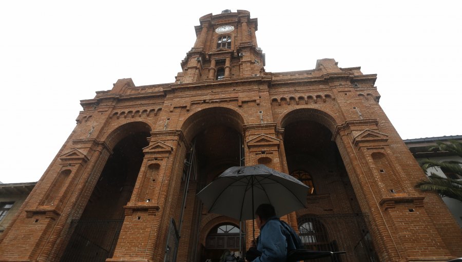 Tras 855 días de trabajo, entregan la renovada Iglesia San Francisco de Valparaíso