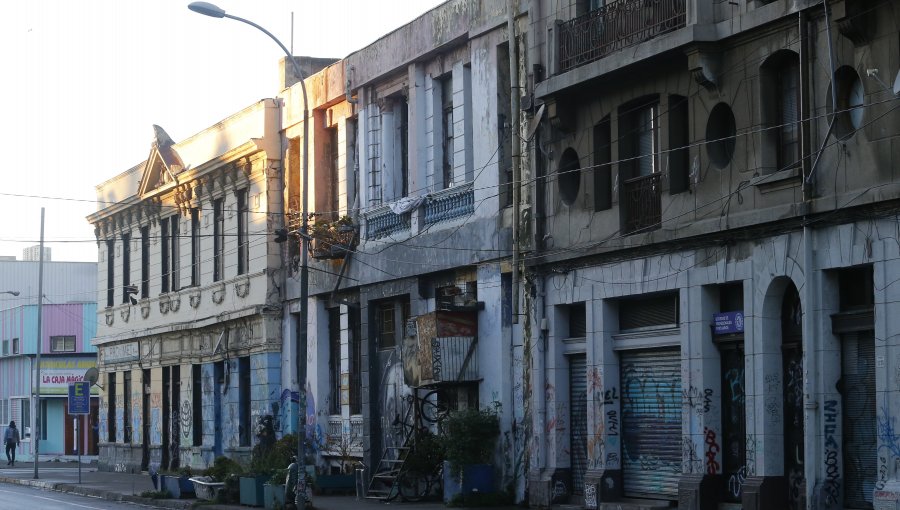 Tribunal ordena el desalojo inmediato de toma en inmueble del Poder Judicial en Valparaíso