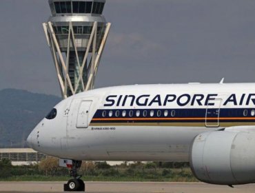 Varios heridos del vuelo de Singapore Airlines requieren operaciones de columna tras fuertes turbulencias