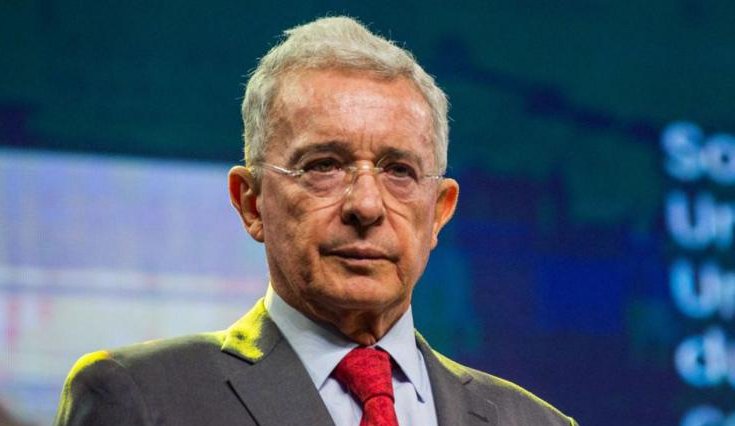 Fiscalía de Colombia acusa formalmente al expresidente Uribe por delitos de soborno y manipulación de testigos