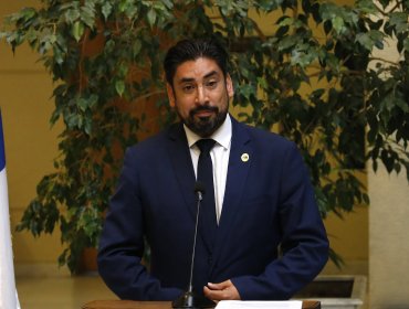 Diputado Oyarzo desmiente denuncia de su exesposa por robo y cambio de cerradura: "Se trata de mi propiedad"