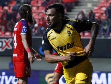 Coquimbo Unido derrota en la agonía a U. La Calera y le pisa los talones a U. de Chile en el Campeonato