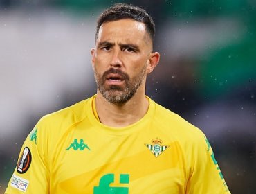 Sin jugar: Claudio Bravo vio desde el banco su último duelo con el Real Betis