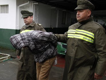 Capturan a cinco sujetos mientras intentaban un robo en una bodega de Santiago