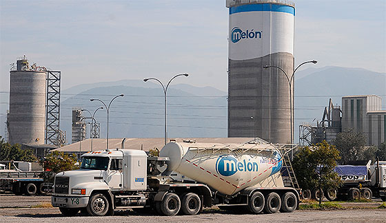 Melón aporta con mil sacos de cemento al Plan de Recuperación Socioambiental de Puchuncaví