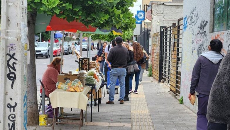 Alcaldesa Valeria Melipillán busca extender hasta septiembre el permiso para comerciantes ambulantes en las calles de Quilpué