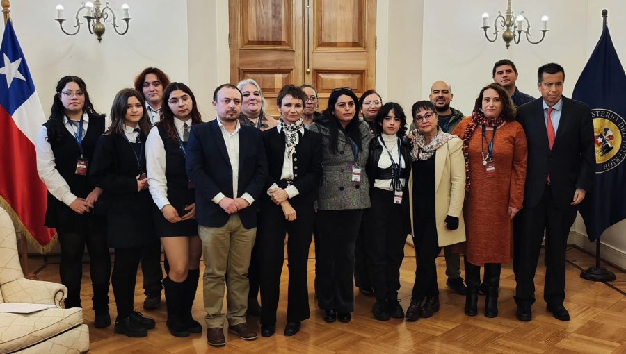 «Ley Alberto»: Familia de estudiante atropellado en Valparaíso junto a diputados se reunieron con ministra Tohá para pedir urgencia al proyecto