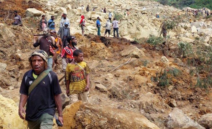 Las imágenes del deslizamiento de tierra que dejó más de 2 mil personas sepultadas en Papúa Nueva Guinea